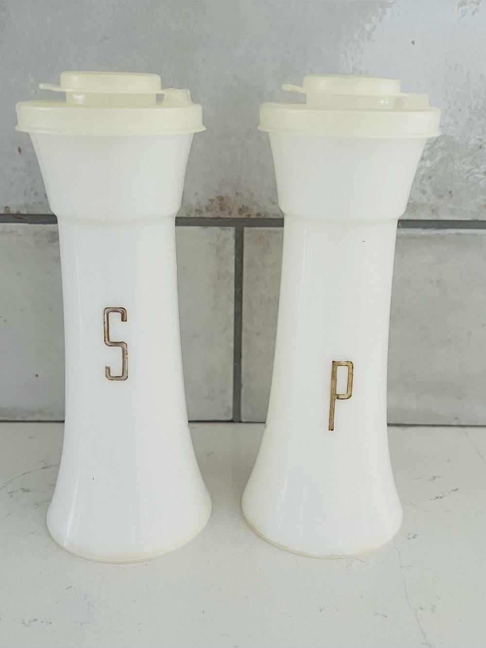 Vintage 70s TUPPERWARE Tall Hourglass Salt and Pepper Shakers Set